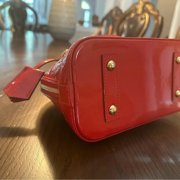 Louis Vuitton Red Vernis Crossbody Bag with Monogram - Picture 7 of 14